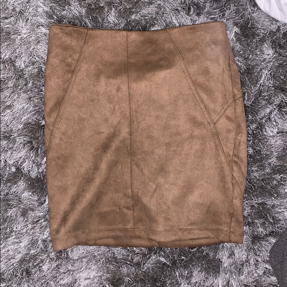 felt, boho-style brown skirt